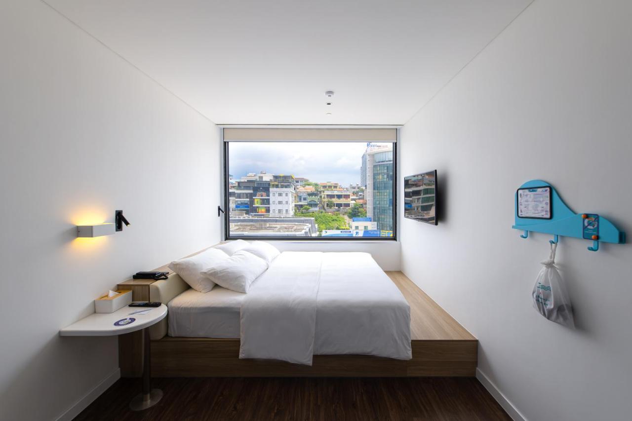 Tru By Hilton Ha Long Hon Gai Centre Hotel Exterior photo